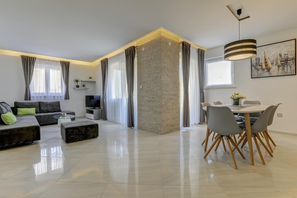 Viras Luxury Holiday 프레멘투라 외부 사진